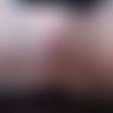 In "Halterlosen" auf dem Sofa