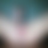 Das ungezogene mäd**en spielt mit sich selbst