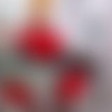 Hausarbeit in rotem Gummi