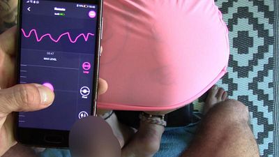 Öliges LUSH Toyspiel mit spri**igem Ende