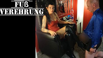 skla*en Stiefel und Fuß Verehrung