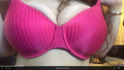 Riesiges ti*ten und BH Fetisch Video
